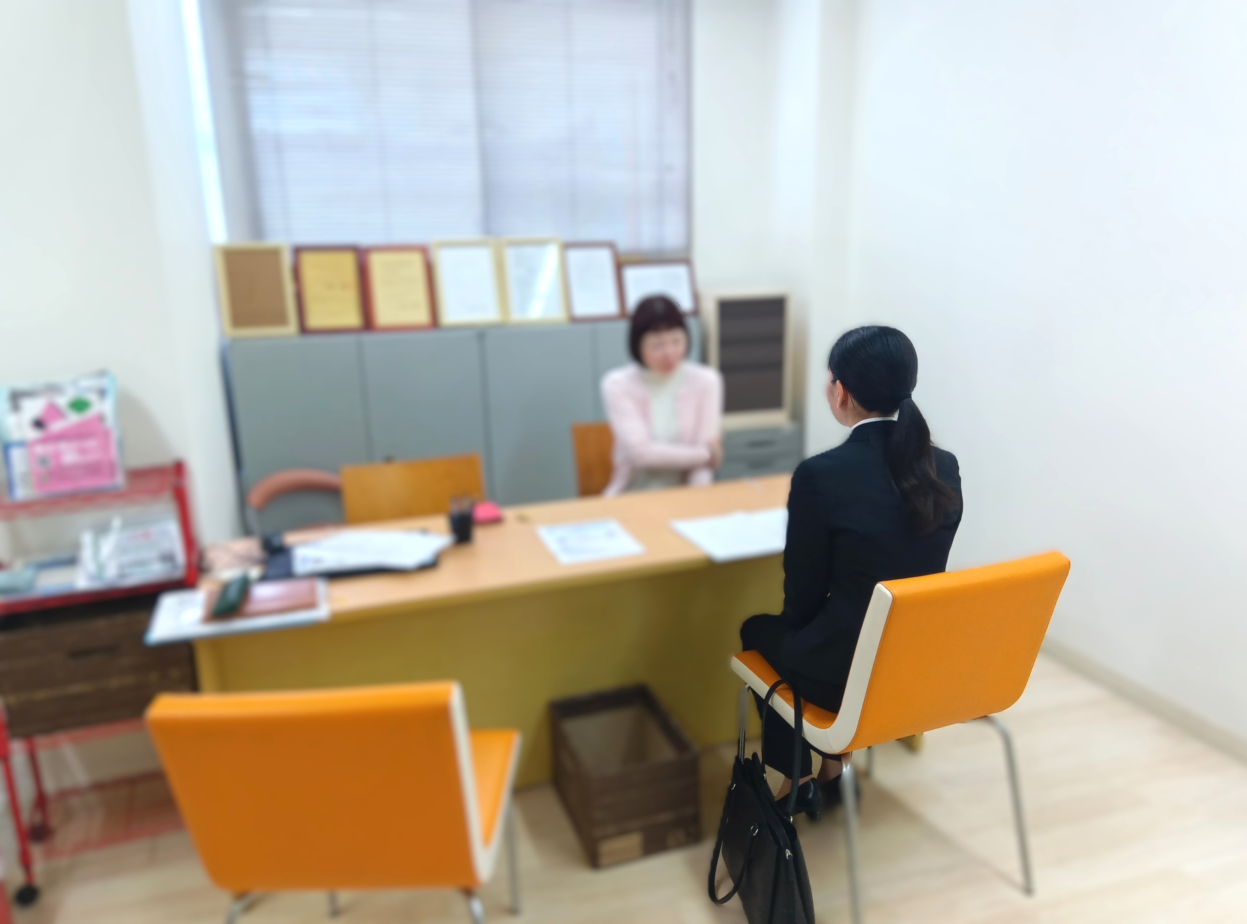 求人広告営業の仕事を学ぶ面談の様子