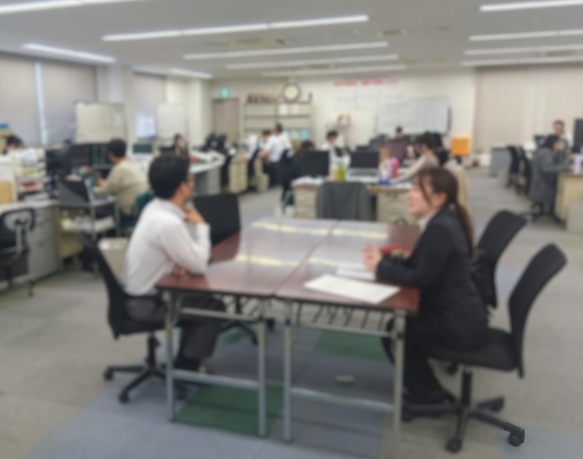 社内での社員交流の様子